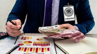 Fed Chair Resigns on Trading Scandal